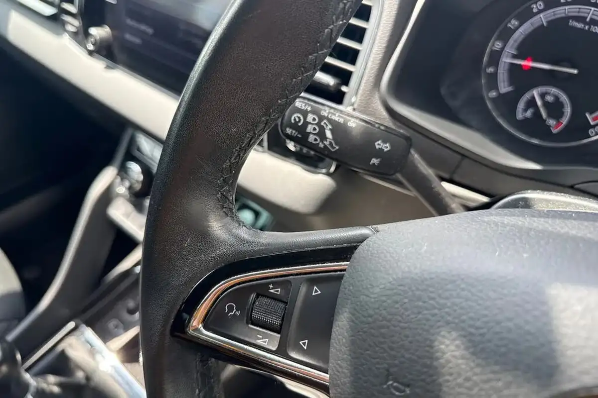 2019-skoda-karoq-20tdi-se-big-55