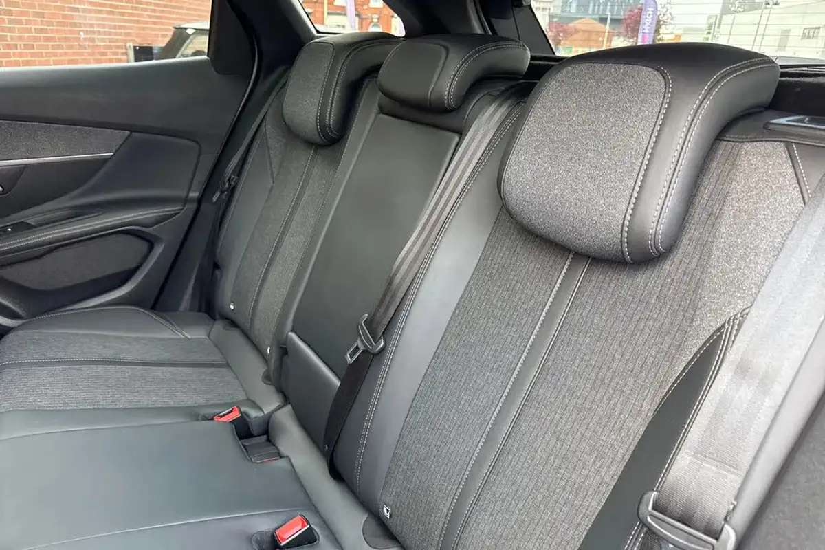 2019-peugeot-3008-suv-12-puretech-gt-line-premium-big-12