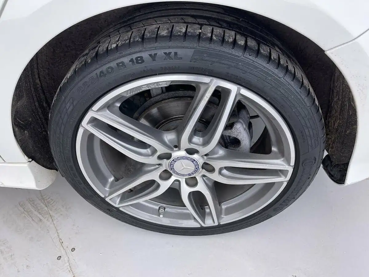 2016-mercedes-benz-a-class-15d-a180d-amg-line-ss-big-21