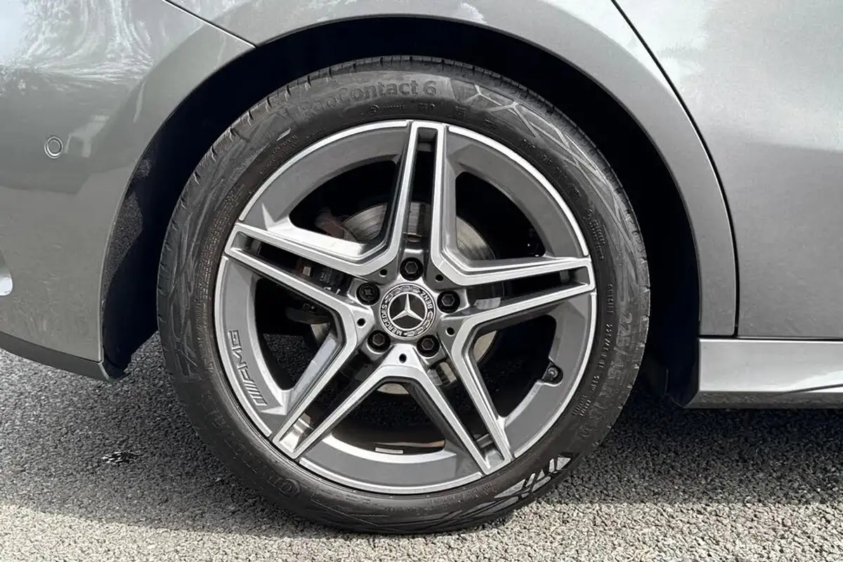 2021-mercedes-benz-a-class-13-a180-amg-line-executive-hatchback-5d-7g-dct-big-10
