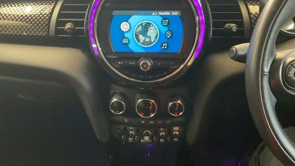 2018-mini-cooper-20-cooper-s-classic-ss-hatchback-3d-big-9