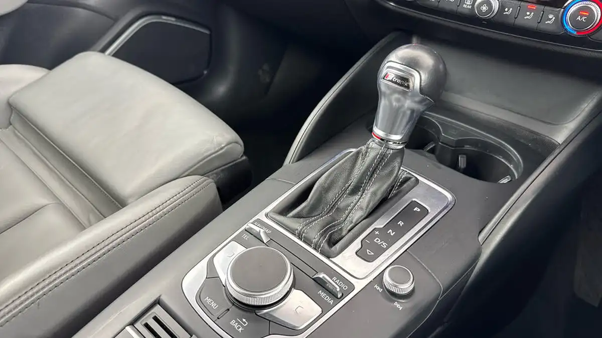 2017-audi-s3-20-tfsi-quattro-black-edition-hatchback-3d-s-tronic-big-16
