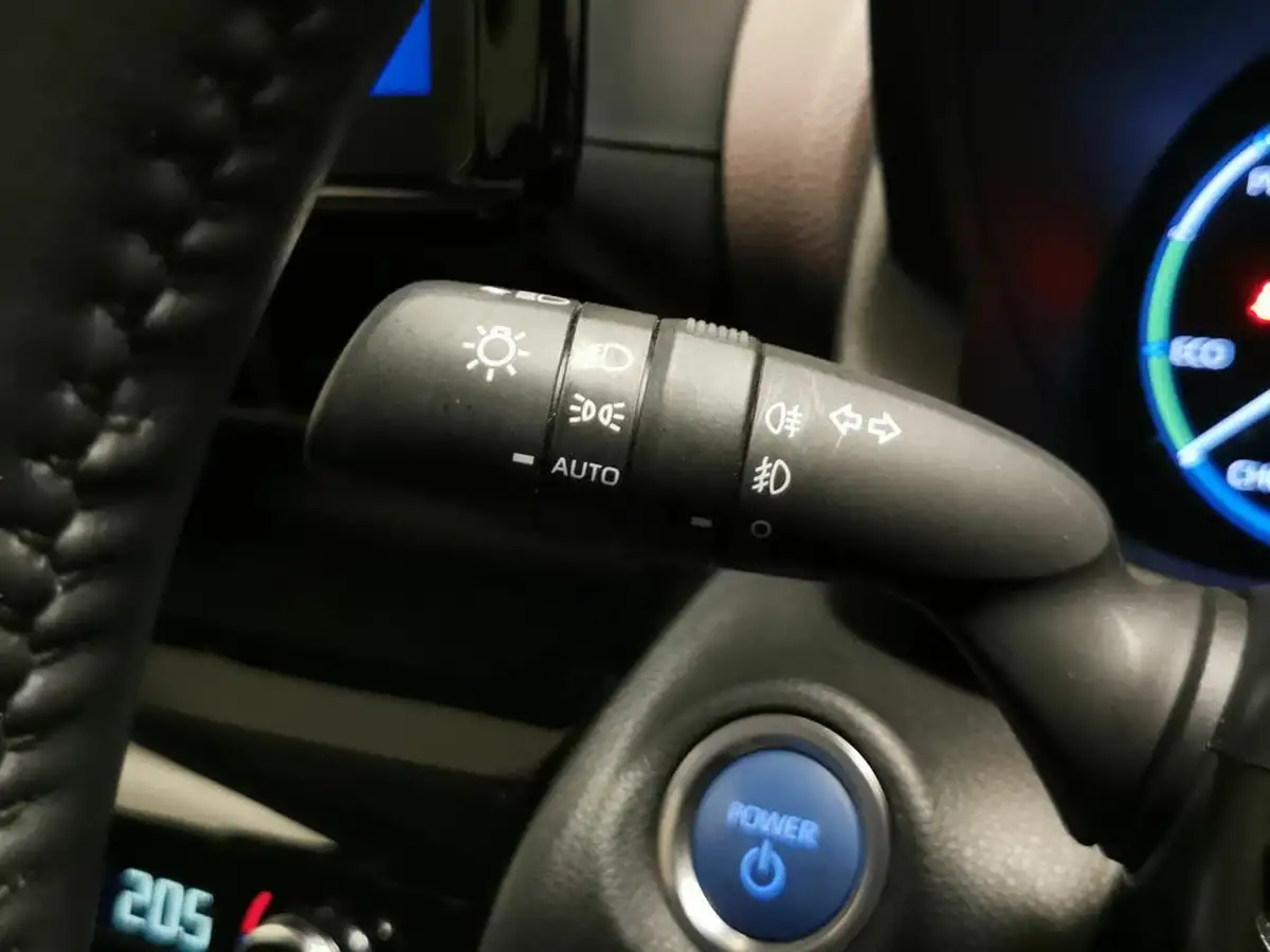 2023-toyota-yaris-cross-15-vvt-i-excel-awd-i-big-27