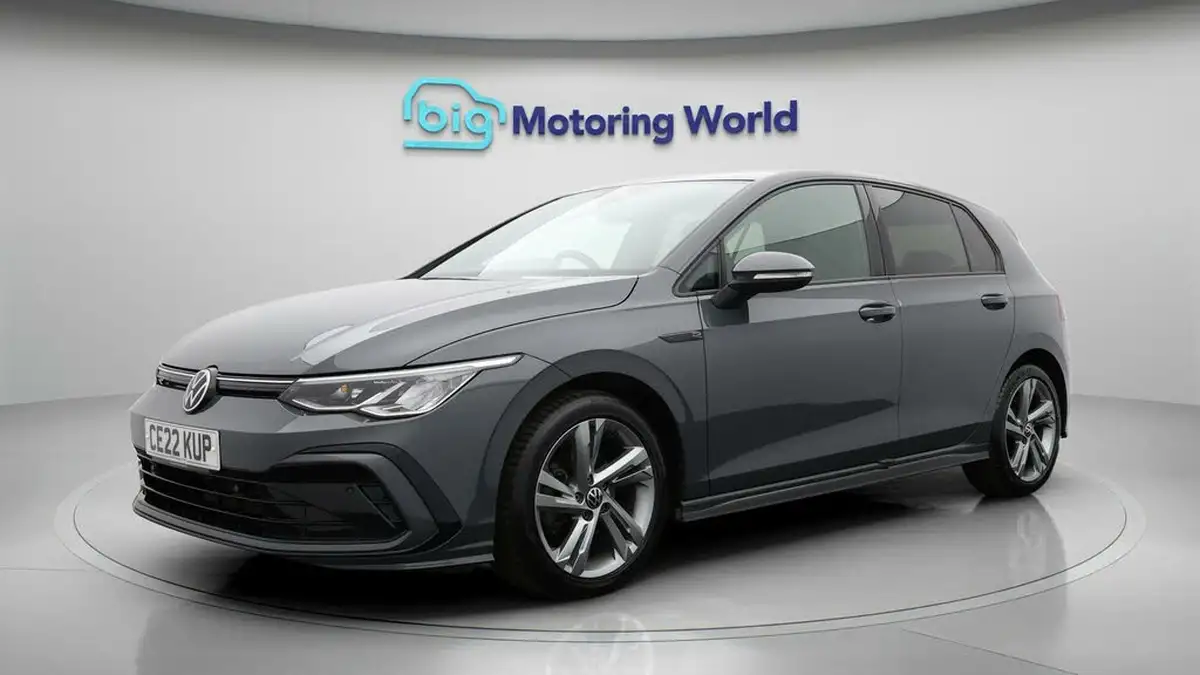 2022-volkswagen-golf-15-tsi-r-line-130ps-hatchback-big-2