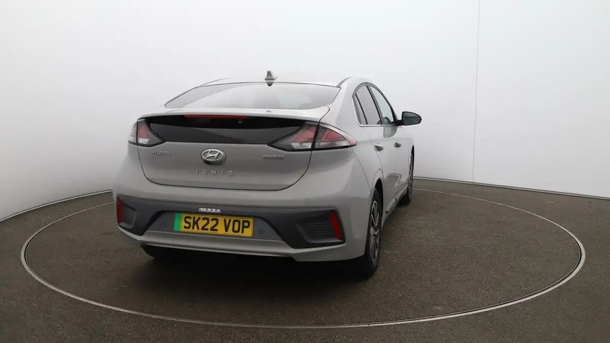 2022-hyundai-ioniq-e-premium-se-electric-big-58