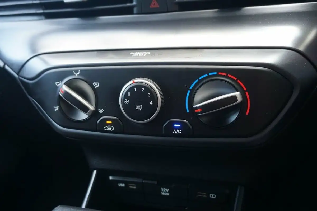 2022-hyundai-bayon-10-t-gdi-se-connect-dct-big-20