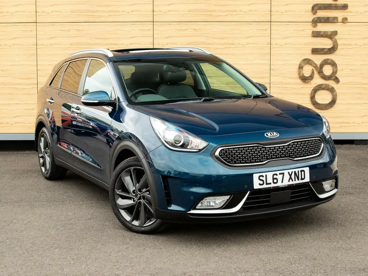 2017-kia-niro-16-gdi-first-edition-big-0