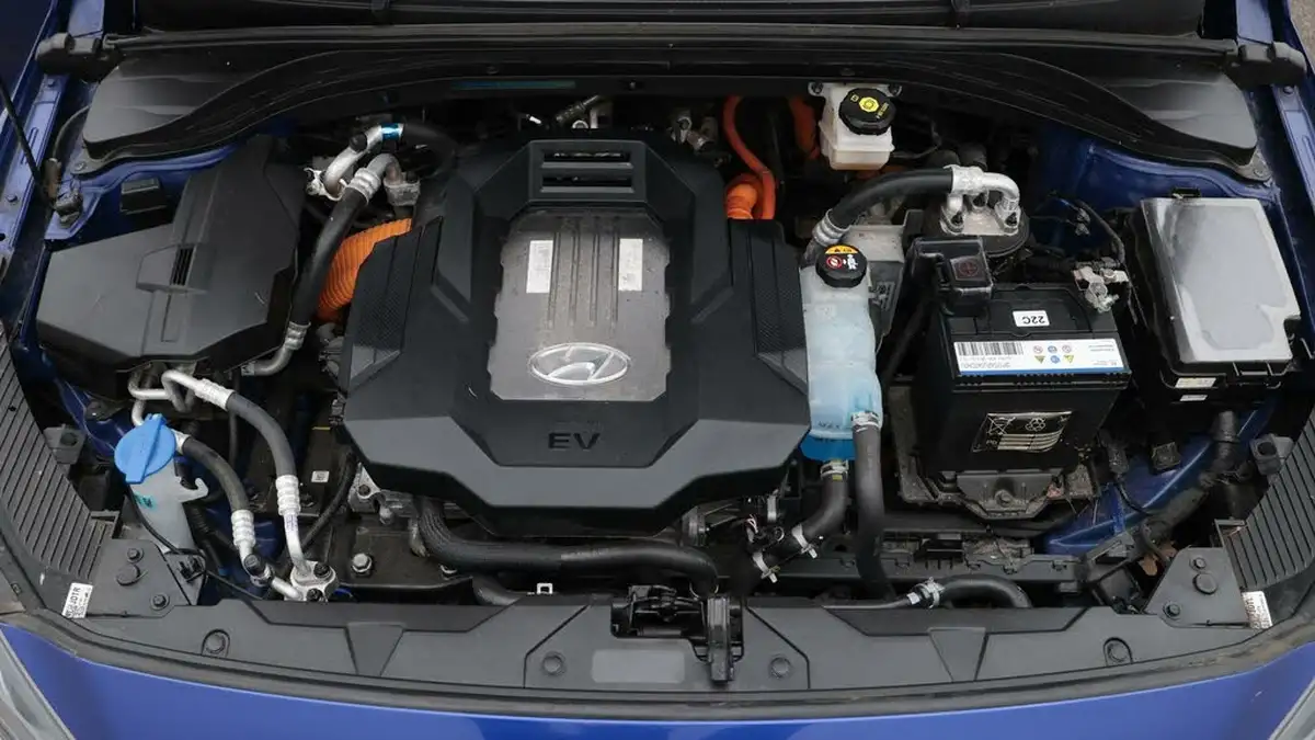 2020-hyundai-ioniq-e-premium-se-electric-100kw-big-18