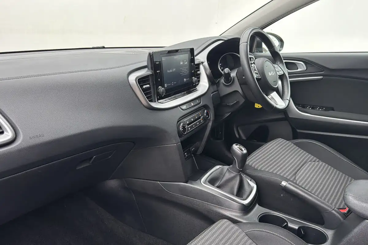 2022-kia-xceed-10-t-gdi-2-big-10