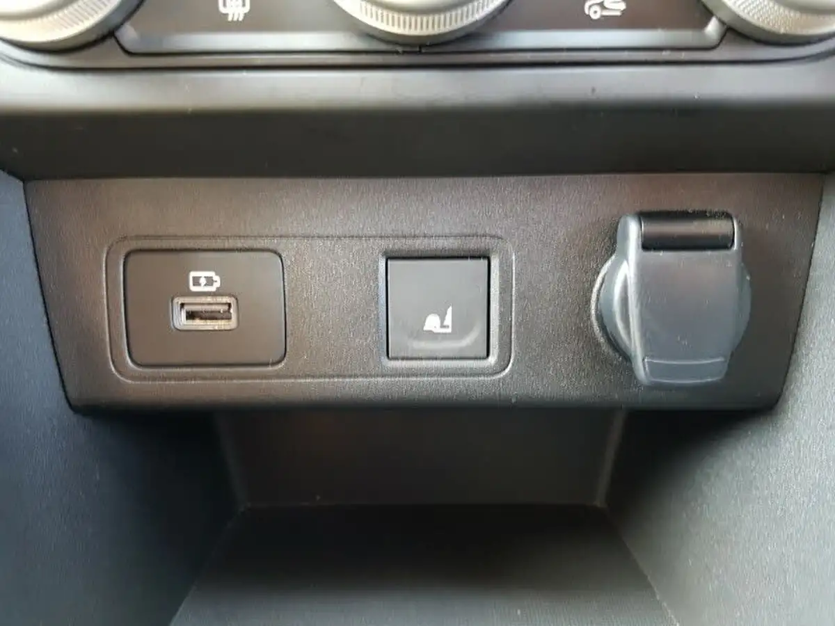 2024-dacia-sandero-stepway-10-tce-extreme-90bhp-big-16