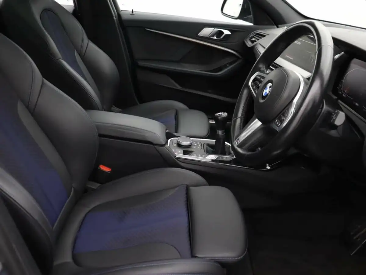 2022-bmw-1-series-15-118i-m-sport-lcp-big-30