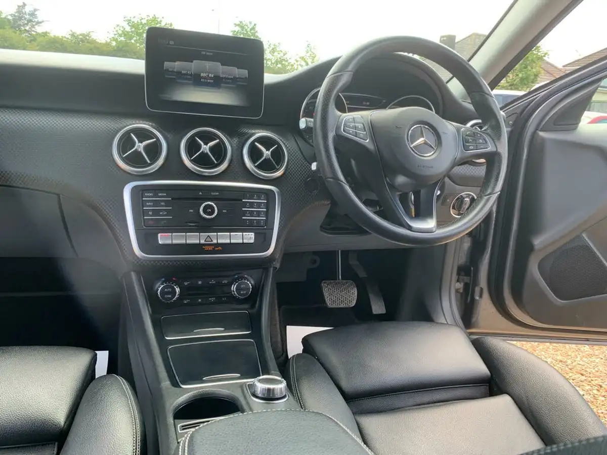 2018-mercedes-benz-a-class-15d-a180d-sport-109ps-premiumss-hatchback-5d-7g-dct-big-31