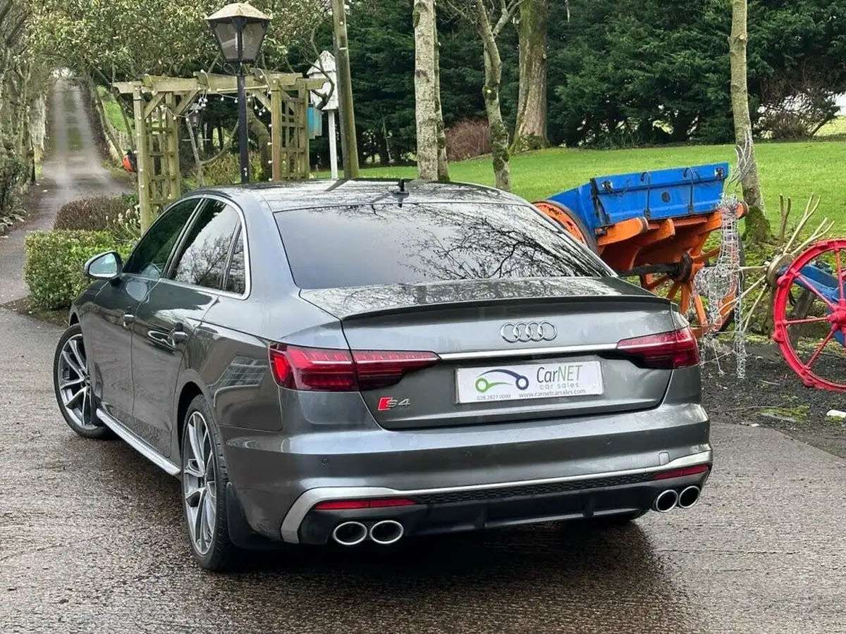 2022-audi-s4-big-30