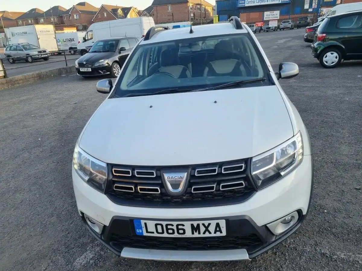 2017-dacia-sandero-stepway-09-tce-laureate-big-2
