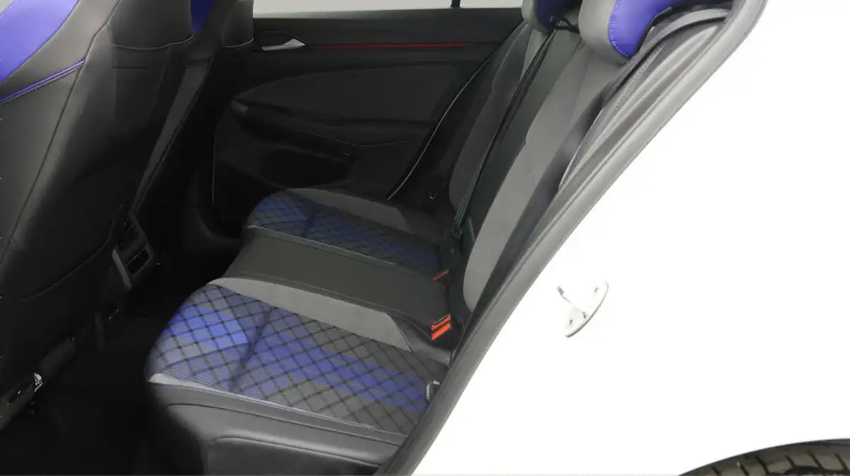 2023-volkswagen-golf-20-tsi-r-320ps-hatchback-big-15
