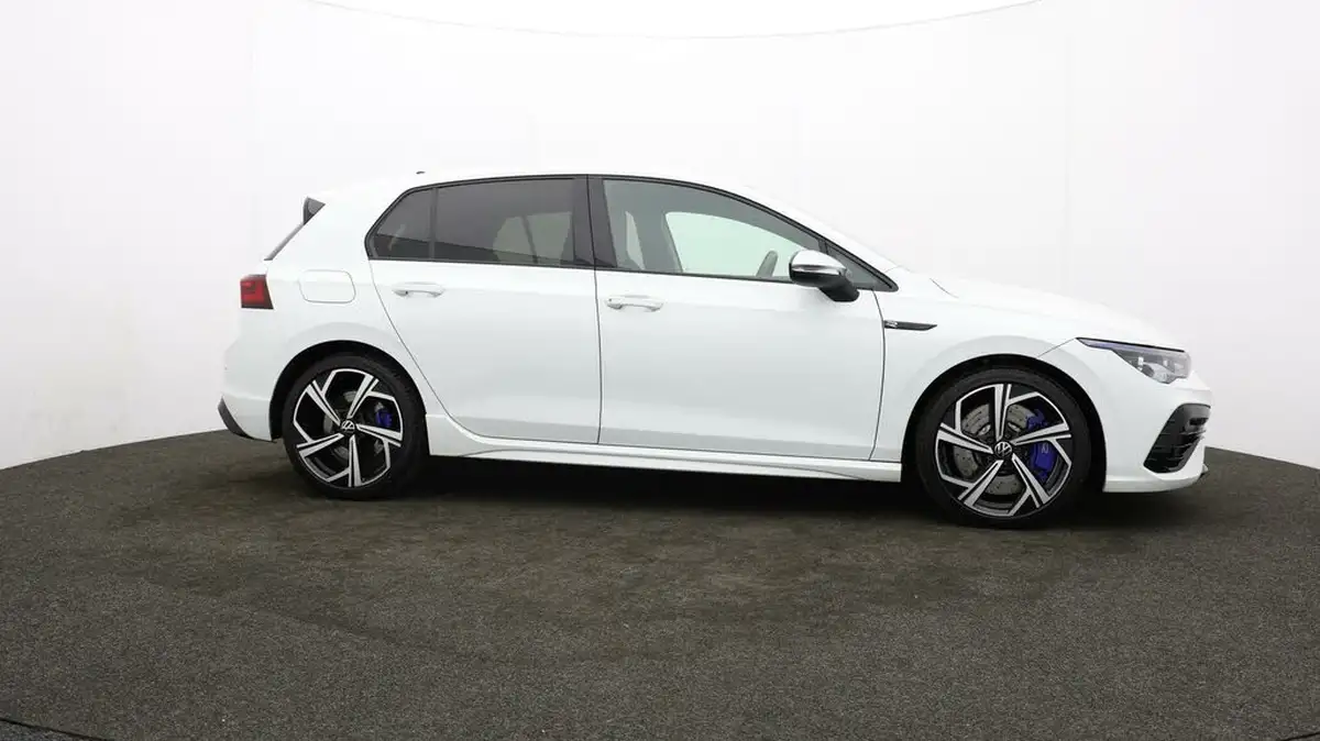 2023-volkswagen-golf-20-tsi-r-320ps-hatchback-big-39