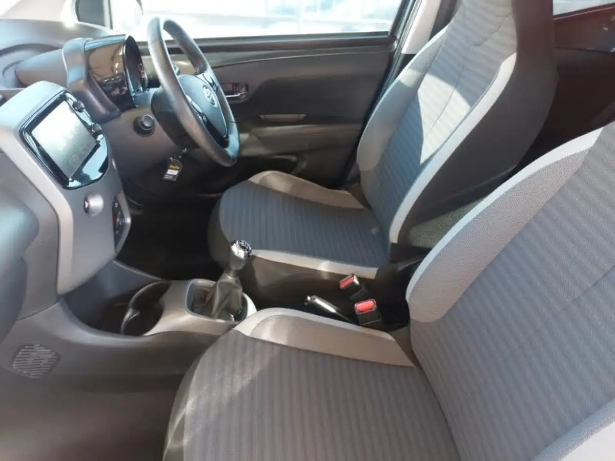 2019-toyota-aygo-10-vvt-i-x-plore-big-4