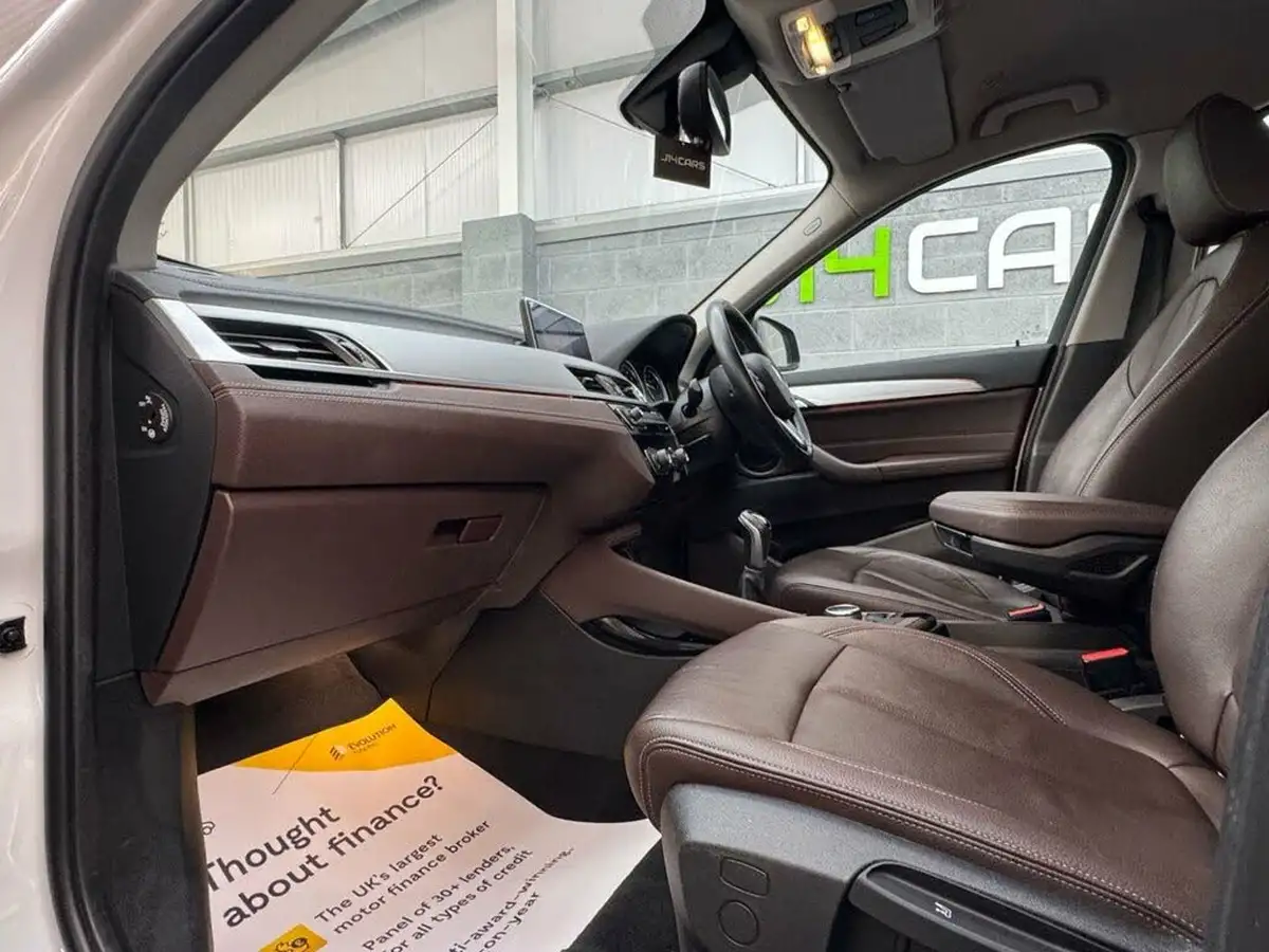 2021-bmw-x1-15-sdrive18i-xline-big-23