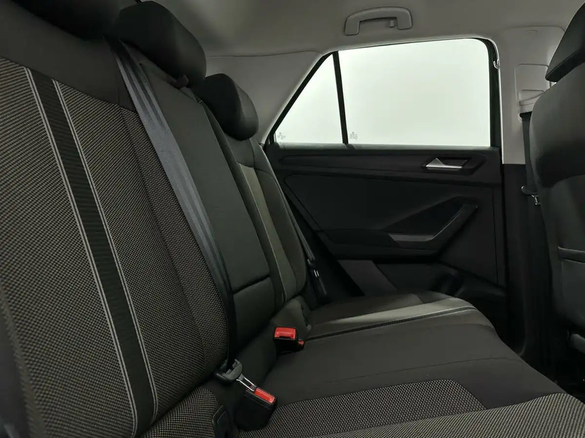 2020-volkswagen-t-roc-15-tsi-se-dsg-big-41