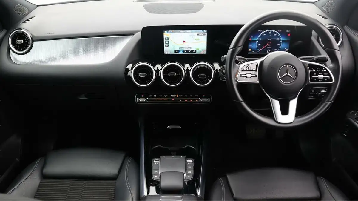2021-mercedes-benz-gla-class-13-gla-200-sport-big-12