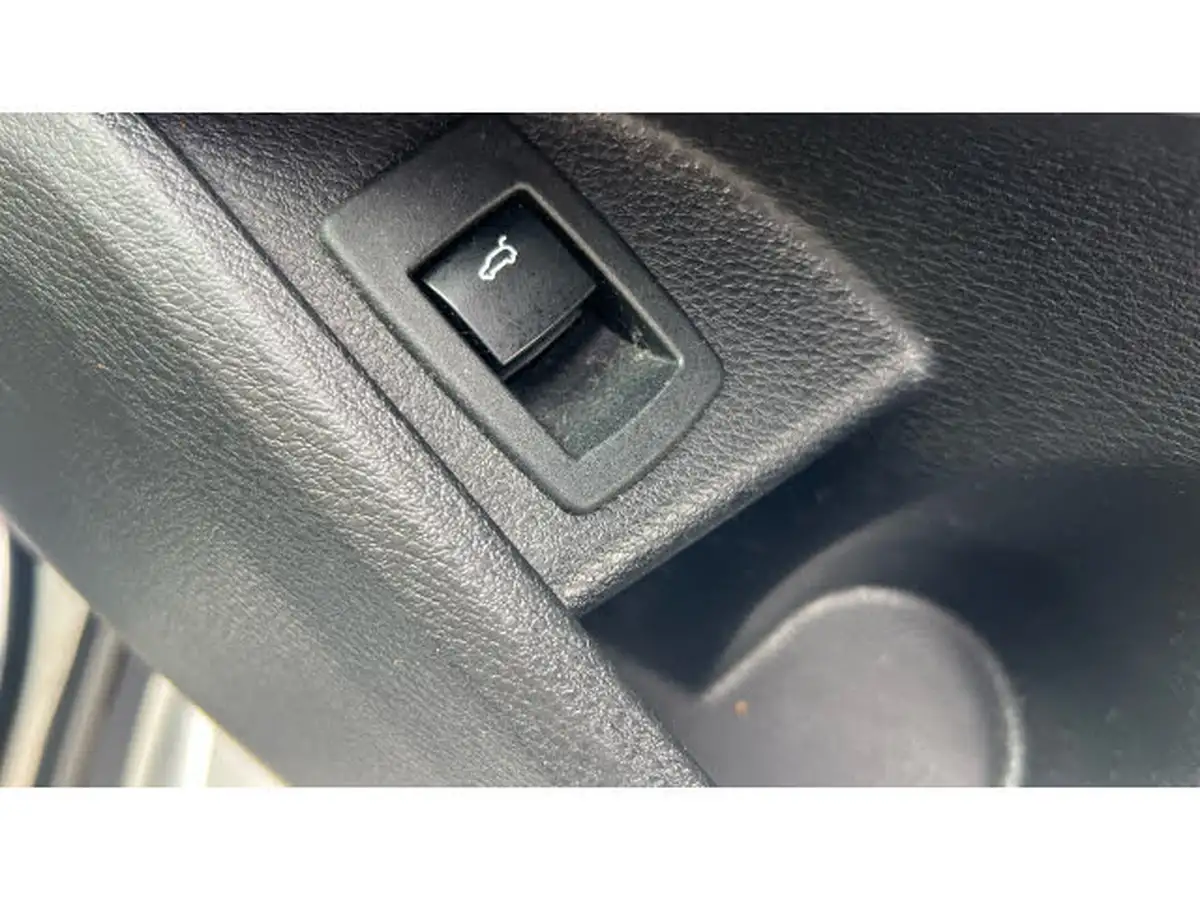 2021-bmw-x1-15-sdrive18i-xline-big-38