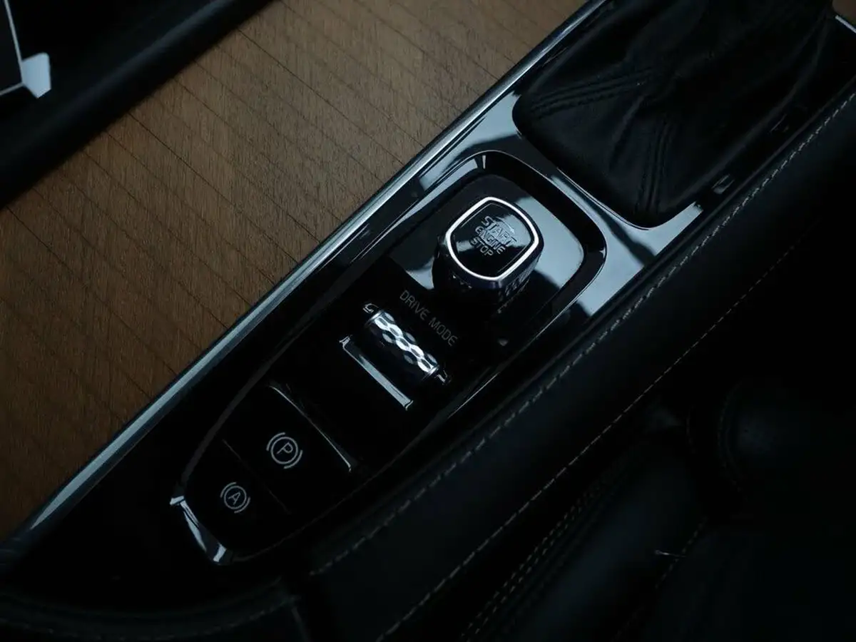 2020-volvo-s90-20td-d4-inscription-plus-big-35