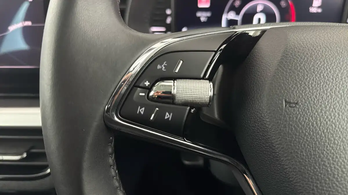 2021-skoda-kamiq-10-tsi-se-l-109ps-dsg-big-20