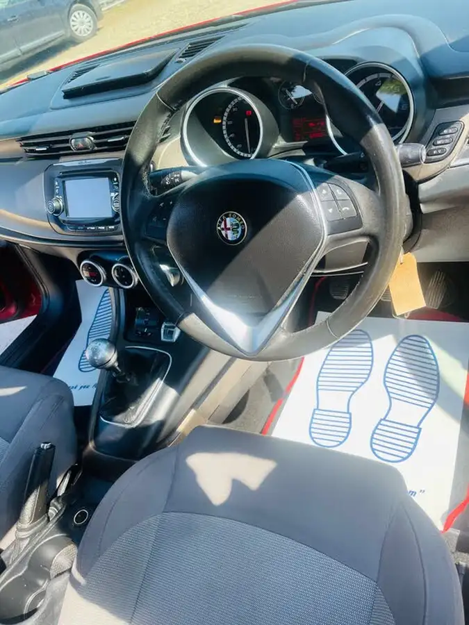2014-alfa-romeo-giulietta-16td-distinctive-big-22
