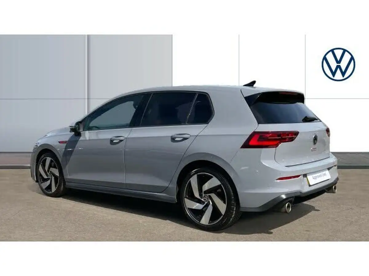 2023-volkswagen-golf-20-tsi-gti-dsg-big-2