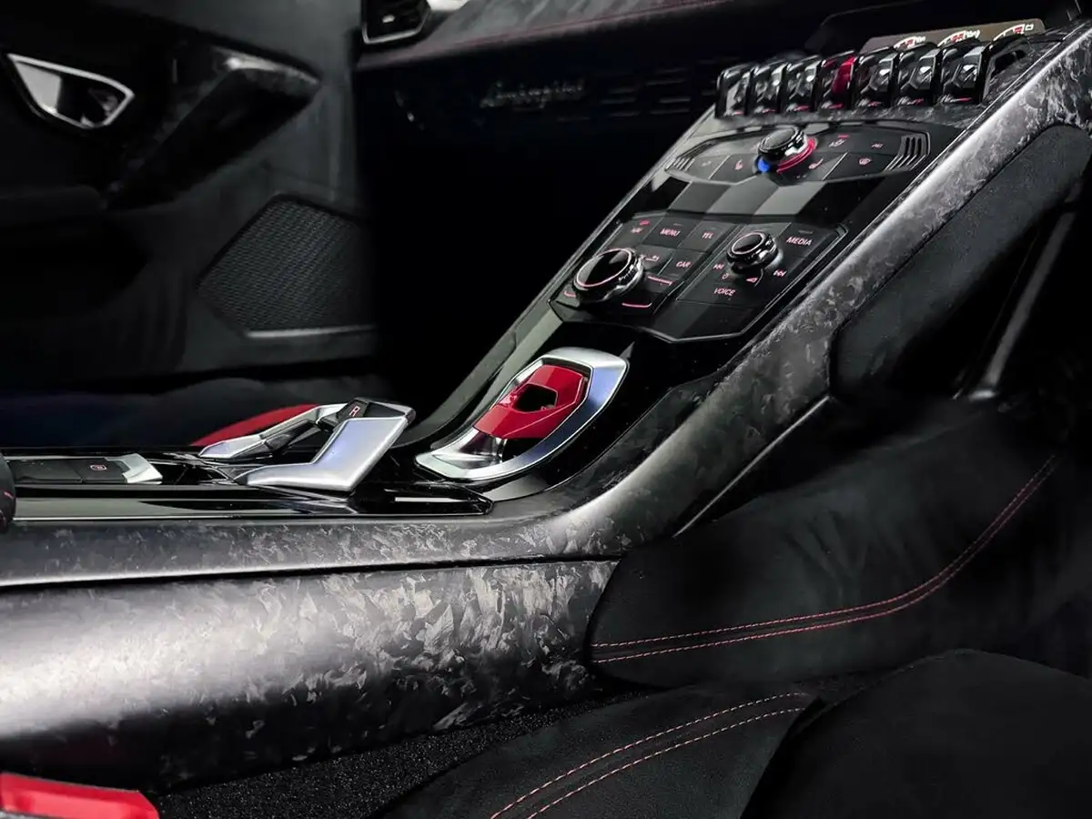2019-lamborghini-huracan-big-38