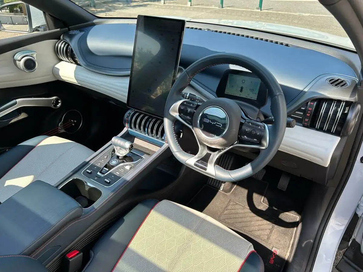 2024-byd-atto-3-e-design-big-12