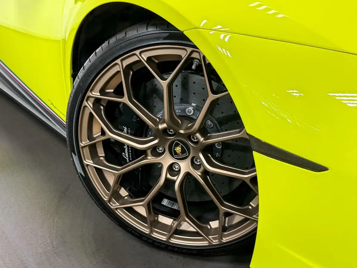 2019-lamborghini-huracan-big-10