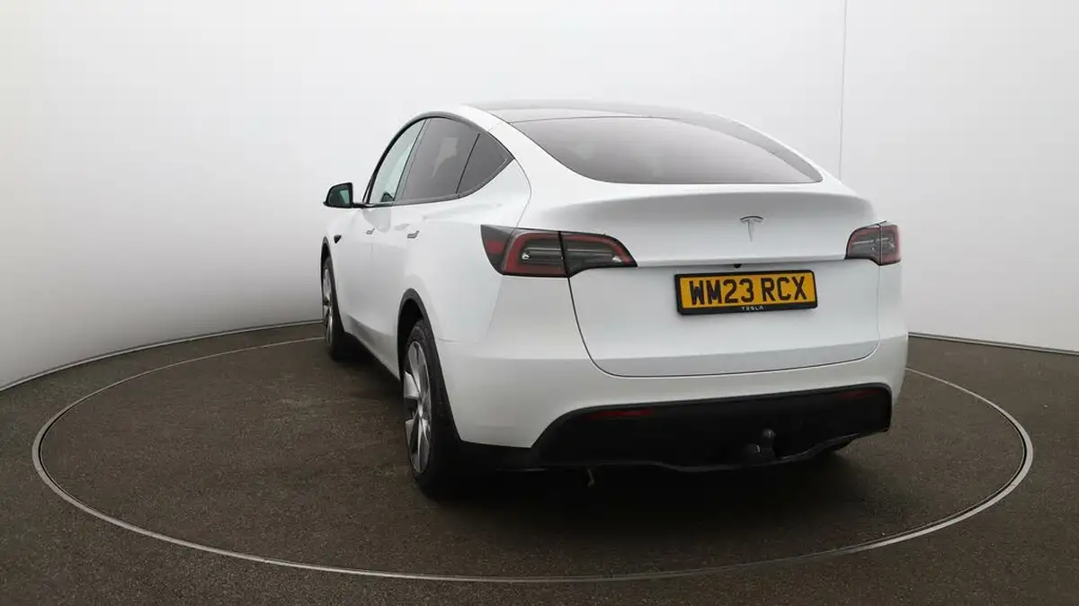 2023-tesla-model-y-e-rwd-big-58