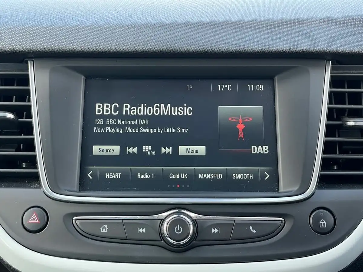 2020-vauxhall-crossland-x-12i-griffin-big-15