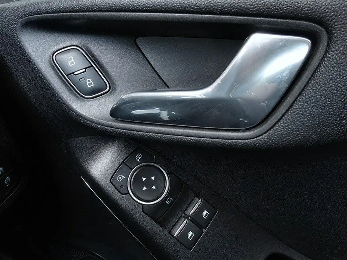 2018-ford-fiesta-10t-zetec-5d-big-30