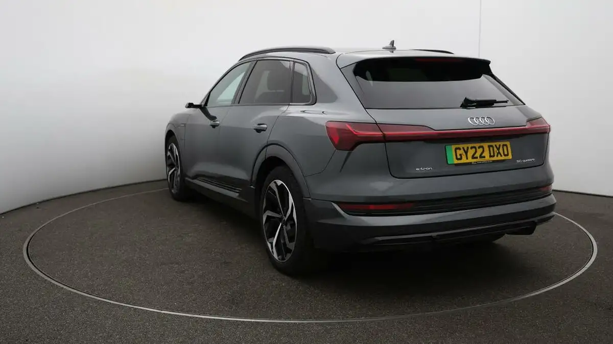 2022-audi-e-tron-50e-black-edition-station-wagon-big-61