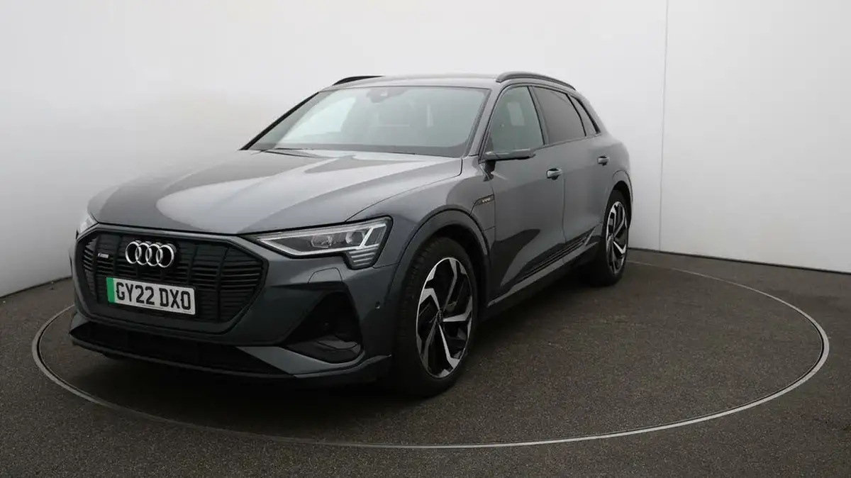 2022-audi-e-tron-50e-black-edition-station-wagon-big-37