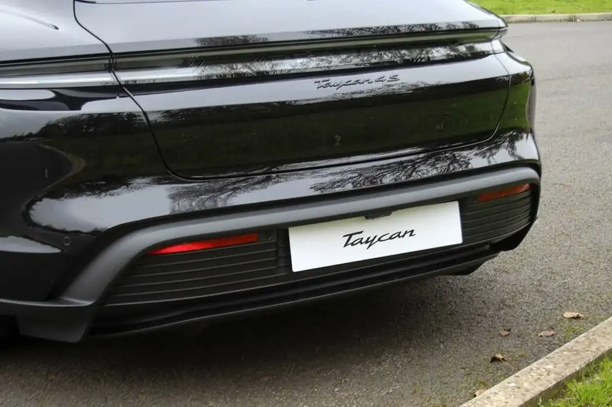 2024-porsche-taycan-e-4s-sport-turismo-544ps-big-19