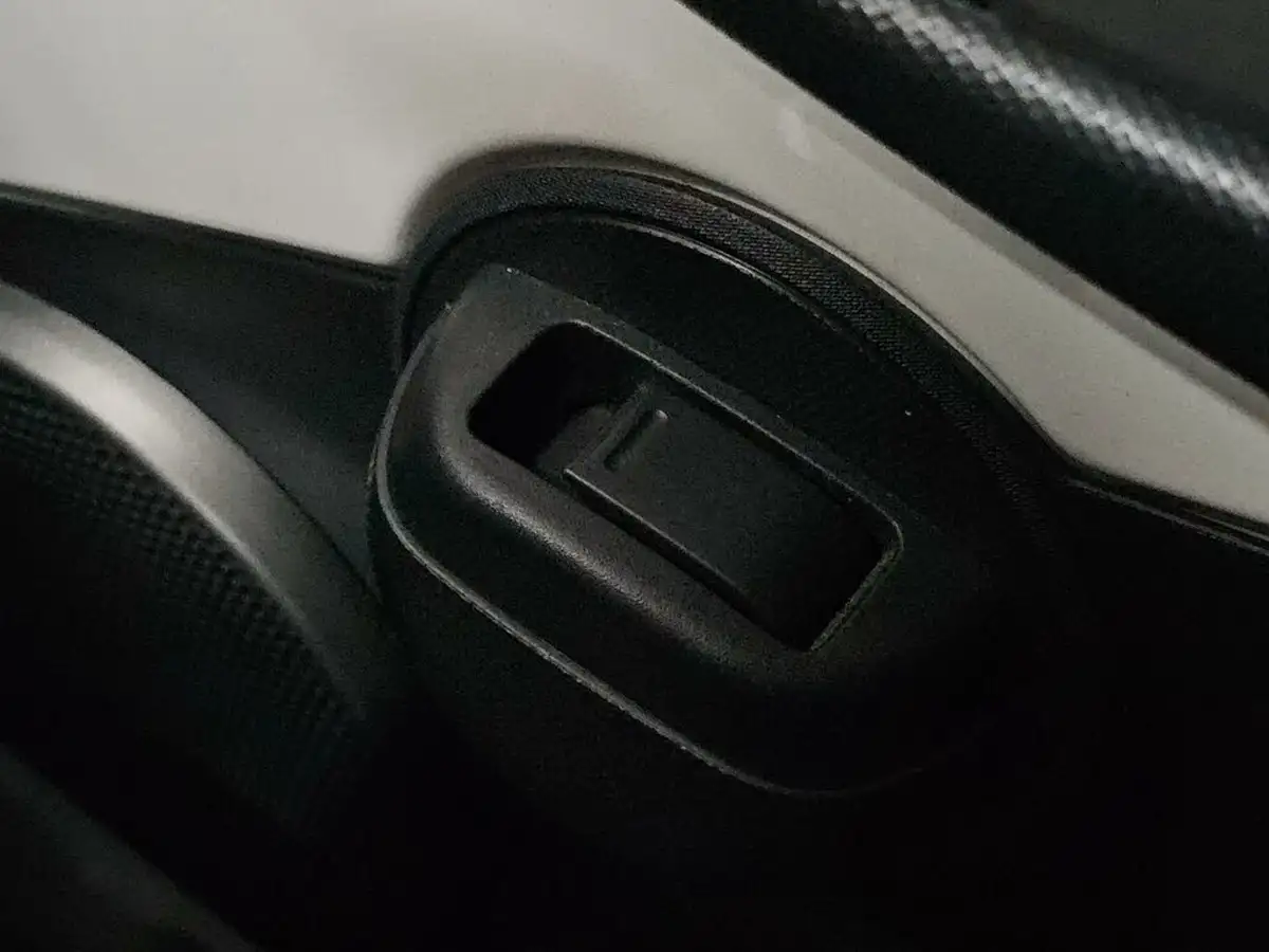 2013-toyota-aygo-10-aygo-fire-5d-big-55