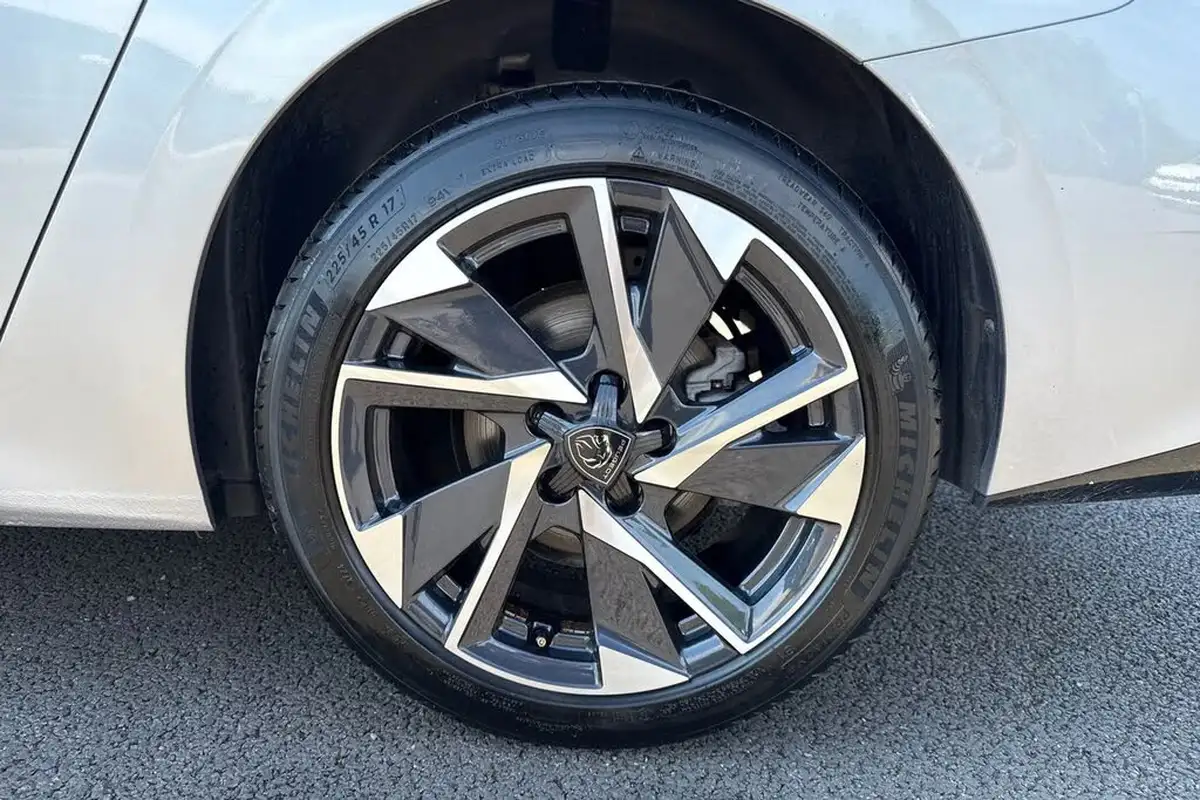2024-peugeot-308-sw-12-puretech-allure-130ps-ss-eat8-big-11