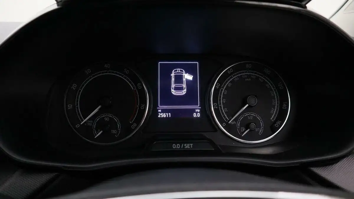 2023-skoda-fabia-10-tsi-se-comfort-109ps-dsg-big-10