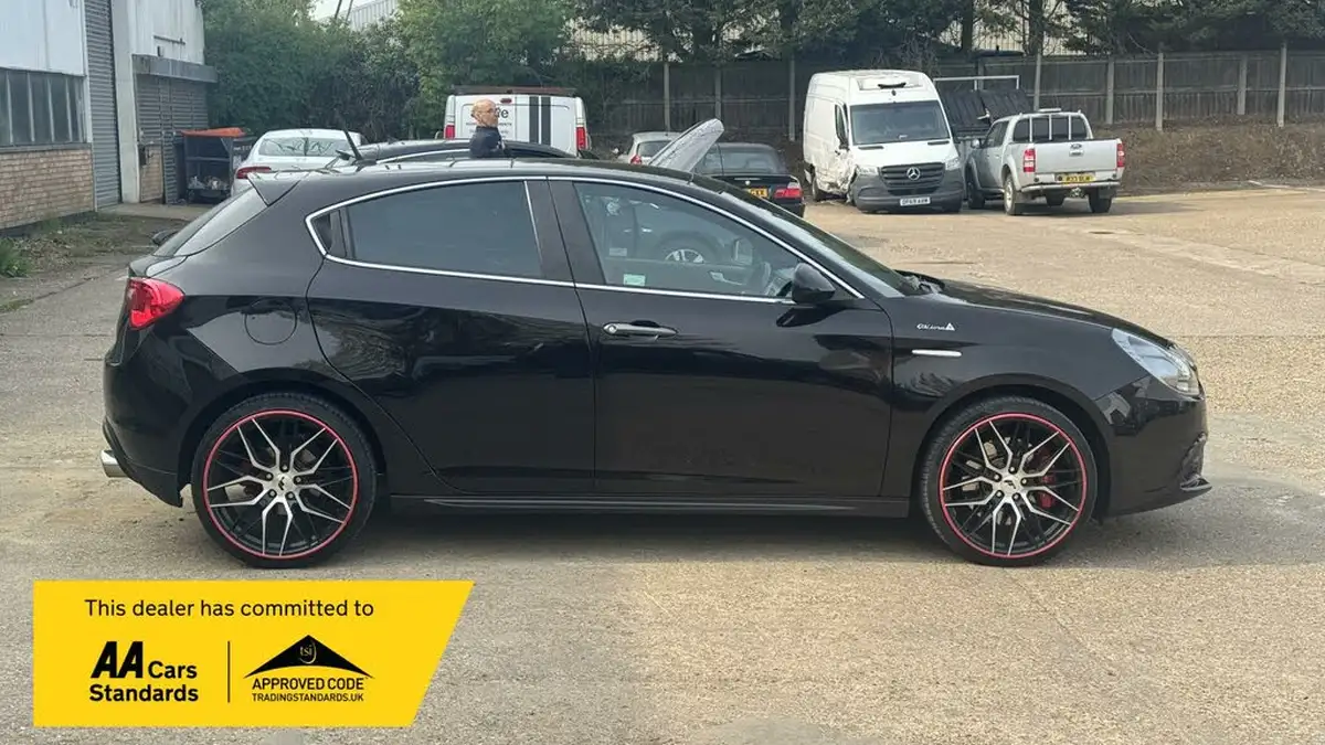 2015-alfa-romeo-giulietta-14-tb-qv-line-big-15