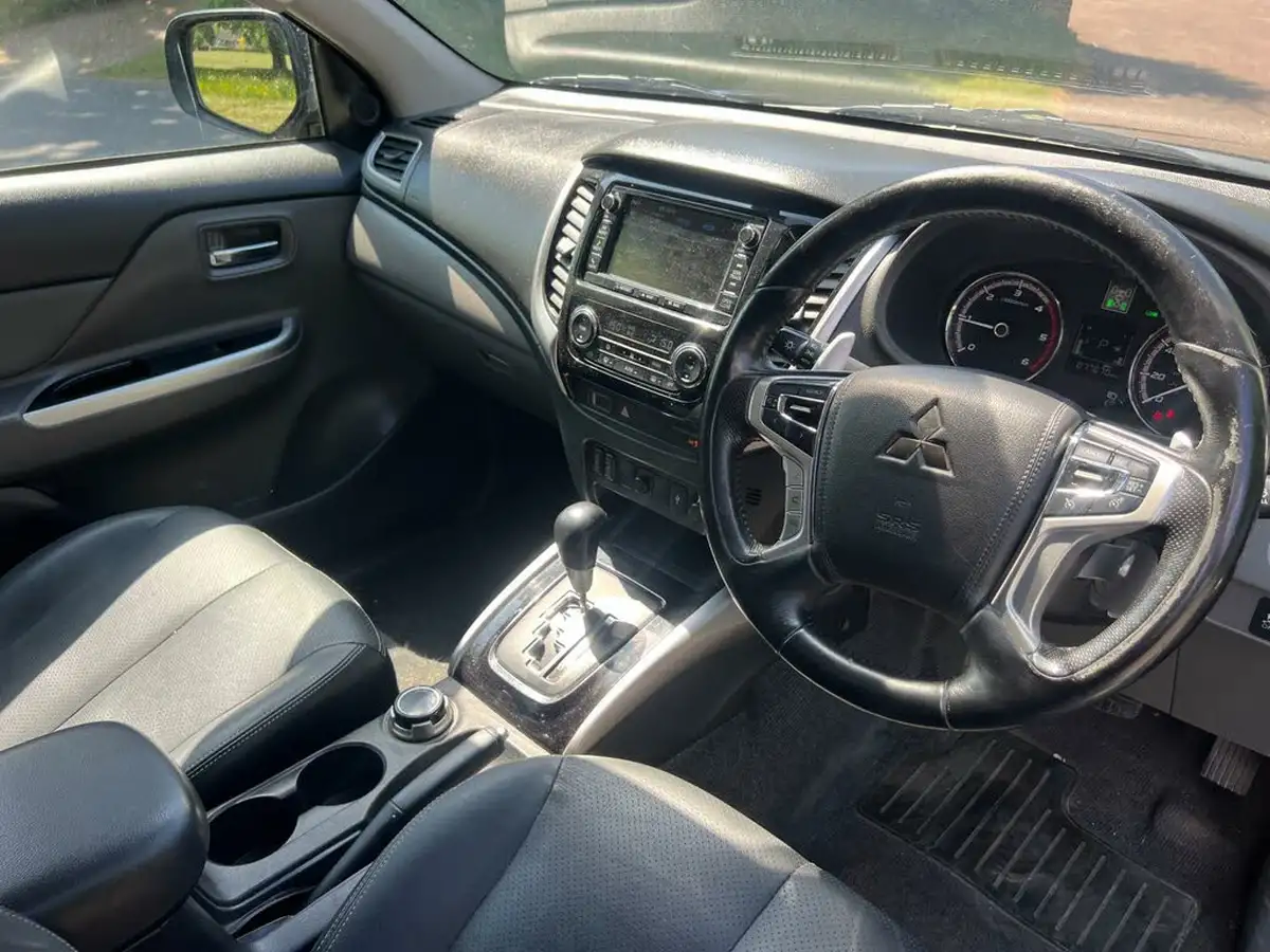 2017-mitsubishi-l200-24di-d-warrior-178bhp-eu6-auto-big-17