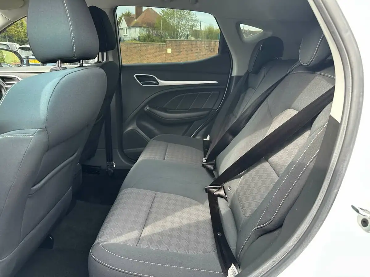 2019-mg-zs-suv-10t-gdi-excite-111ps-big-8