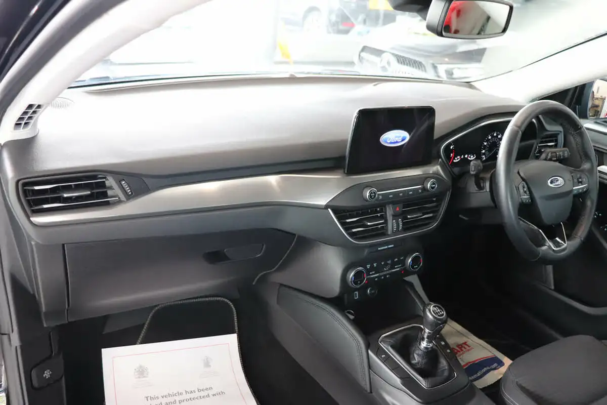 2019-ford-focus-10t-titanium-ss-hatchback-big-43