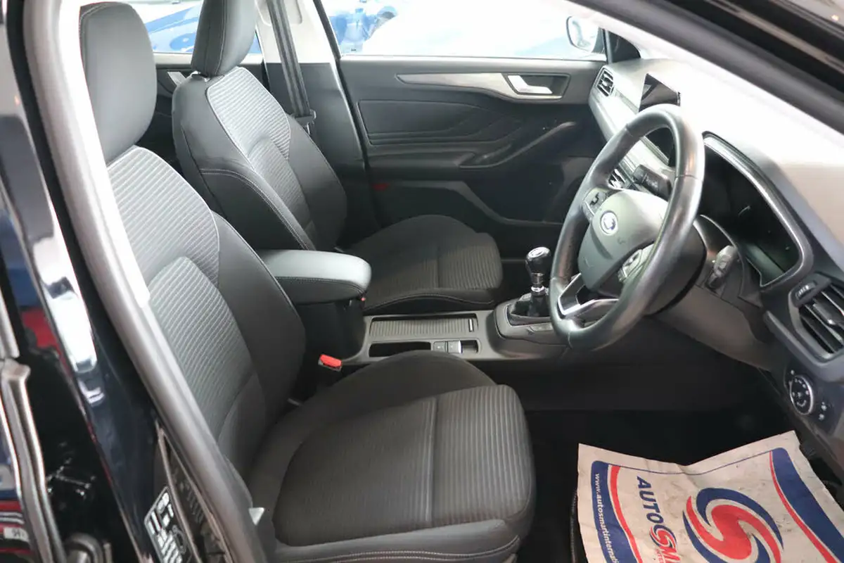 2019-ford-focus-10t-titanium-ss-hatchback-big-19