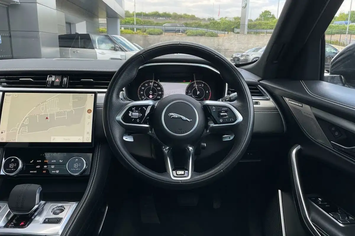 2021-jaguar-f-pace-30-d300-r-dynamic-se-mhev-big-42