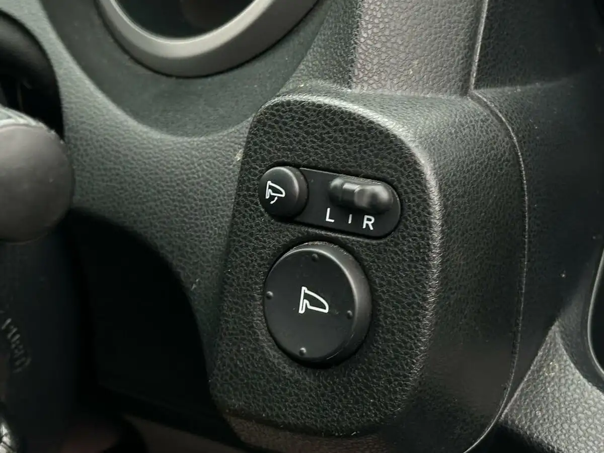 2010-honda-jazz-14-ex-big-13