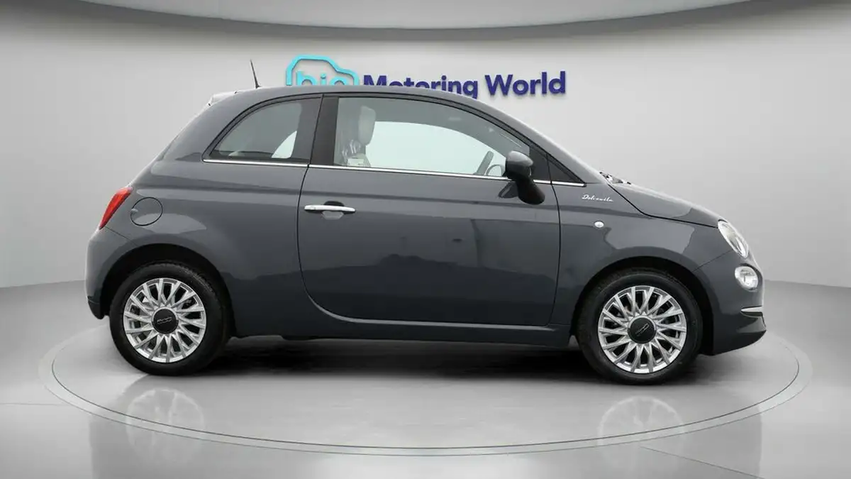 2022-fiat-500-10-dolcevita-big-7