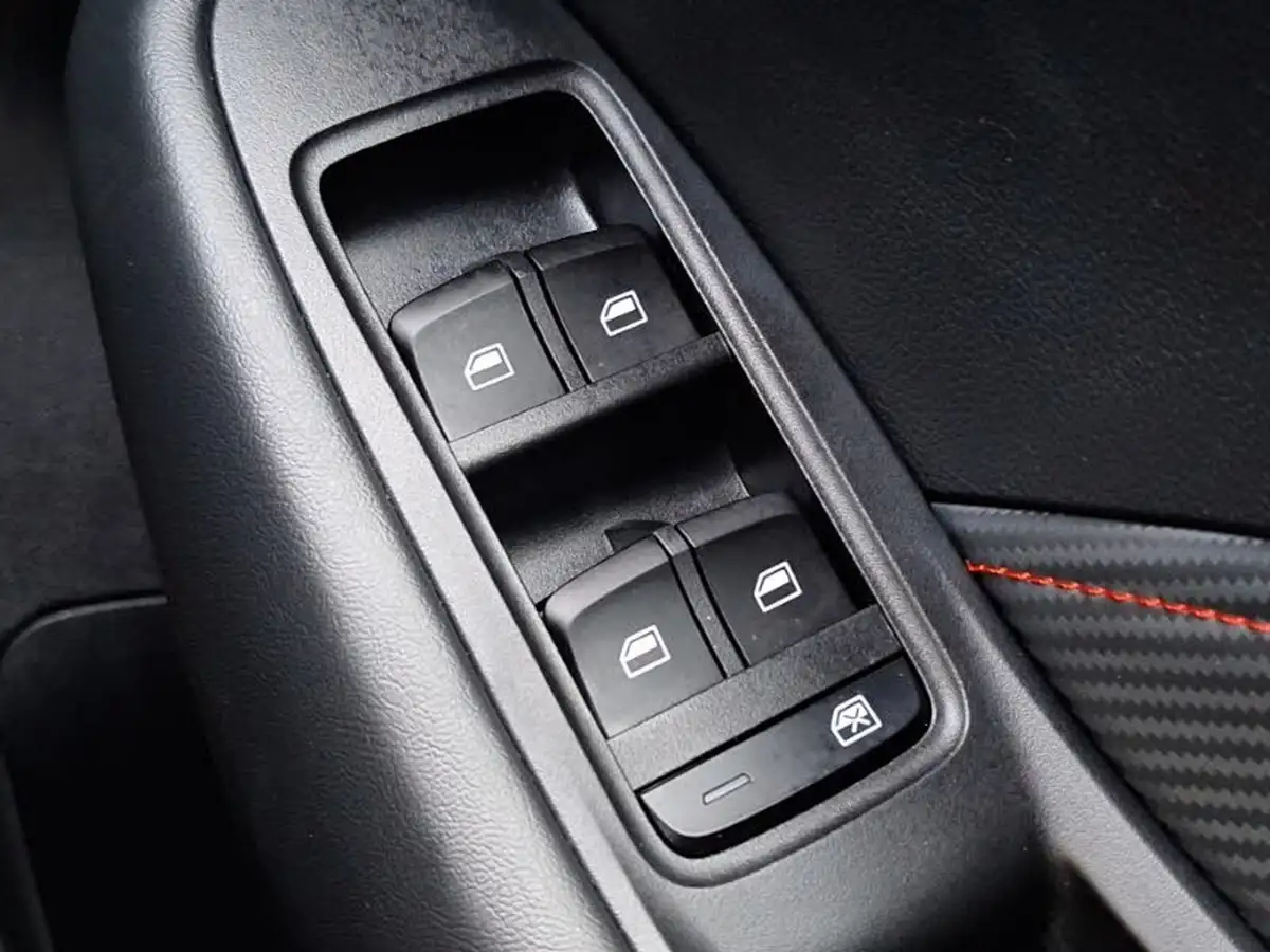 2024-mg-zs-suv-e-trophy-connect-ev-176ps-big-18